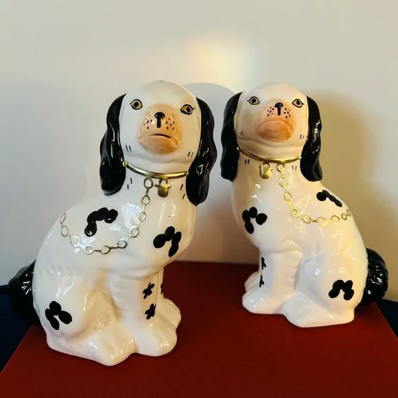 A Set of 2 Elegant Vintage-Style Staffordshire Dog Figurines | Collectibles | - Picture 2 of 7